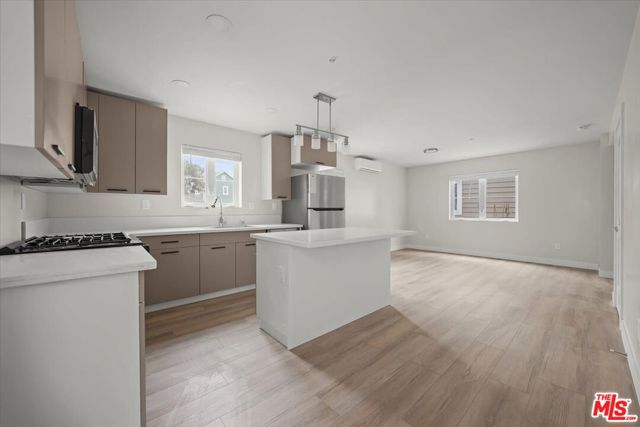 1317 Punta Gorda, Santa Barbara CA: https://media.crmls.org/mediaz/501a5b9e-5c04-4ea9-8e5d-691a2417ff90.jpg