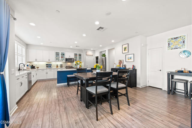 1830 Poppy Drive, Simi Valley CA: https://media.crmls.org/mediaz/501a65f9-06bc-4b45-ae98-db66f12c57fa.jpg