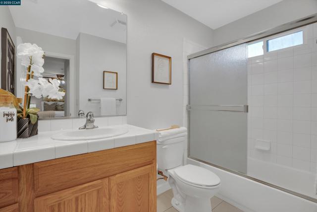 6911 Brentwood Blvd, Brentwood CA: https://media.crmls.org/mediaz/501b9f65-8cc8-40cc-a88a-9f9d0a929ffa.jpg