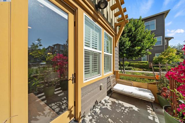 454 Persimmon Common, Livermore CA: https://media.crmls.org/mediaz/501bac77-4798-48b2-8058-65ce88583441.jpg