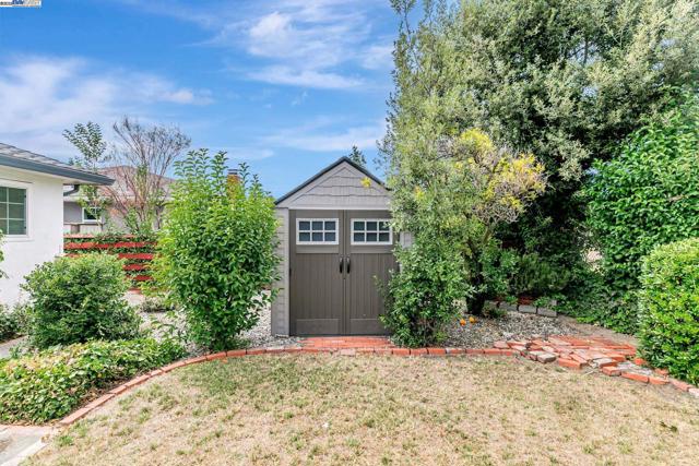 38426 Kimbro St, Fremont CA: https://media.crmls.org/mediaz/501bc971-eb91-4663-8fed-6f27f631dfed.jpg