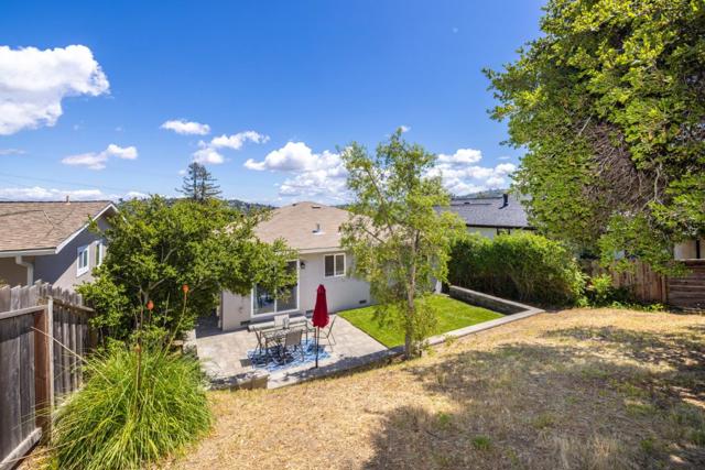 732 Alameda De Las Pulgas, Belmont CA: https://media.crmls.org/mediaz/501cd8b8-2063-4d7e-938c-27e02d6bac0b.jpg