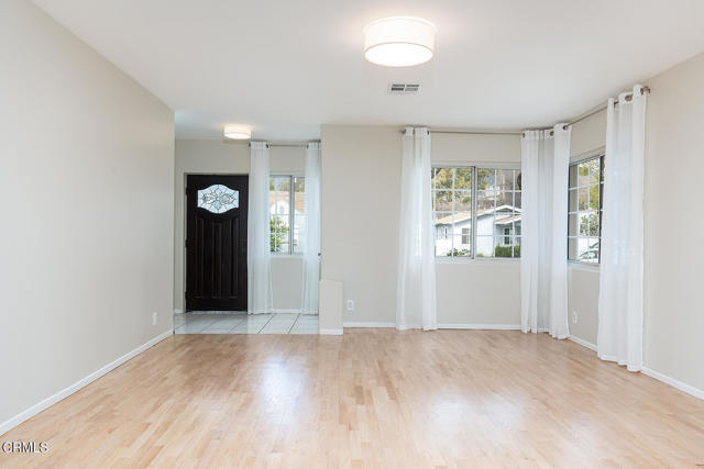 Detail Gallery Image 6 of 30 For 608 Pioneer Dr, Glendale,  CA 91203 - 3 Beds | 2 Baths