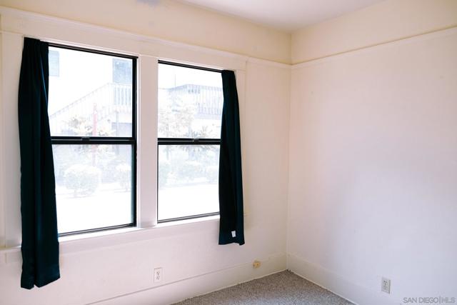 4757 Kensington Dr, San Diego CA: https://media.crmls.org/mediaz/501db7a9-9aba-4e22-a492-17c8c7acd38c.jpg