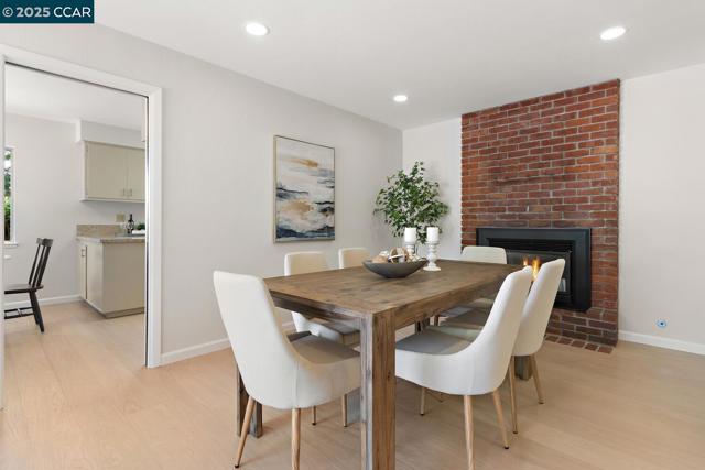 140 Warfield Drive, Moraga CA: https://media.crmls.org/mediaz/501dccf4-e2f4-4dff-a790-42d7e3f82eba.jpg