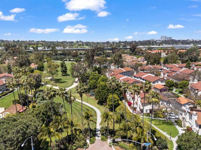 7636 Palmilla Drive, San Diego CA: https://media.crmls.org/mediaz/501e7990-0ebe-4d8c-8ba6-4c10a9222a89.jpg