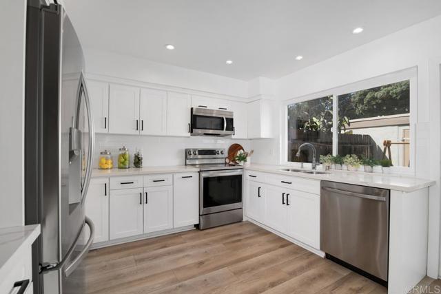 Detail Gallery Image 4 of 30 For 2803 via Diego, Carlsbad,  CA 92010 - 3 Beds | 2/1 Baths