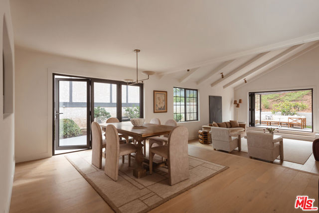 10 Village Circle, Manhattan Beach, California 90266, 3 Bedrooms Bedrooms, ,2 BathroomsBathrooms,Residential,Sold,Village,25585917 10 Village Circle, Manhattan Beach, California 90266, 3 Bedrooms Bedrooms, ,2 BathroomsBathrooms,Residential,Sold,Village,25585917