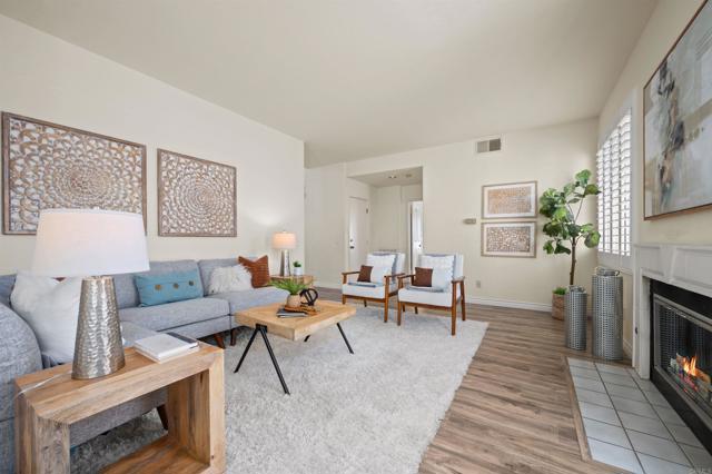 1137 Avenida Sobrina, Oceanside CA: https://media.crmls.org/mediaz/5020ef7e-118d-4cef-b8f9-10034ee2d674.jpg