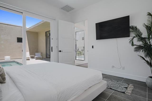 761 Nugget Lane, Palm Springs CA: https://media.crmls.org/mediaz/50218029-a653-4445-b2b9-c760d2997451.jpg