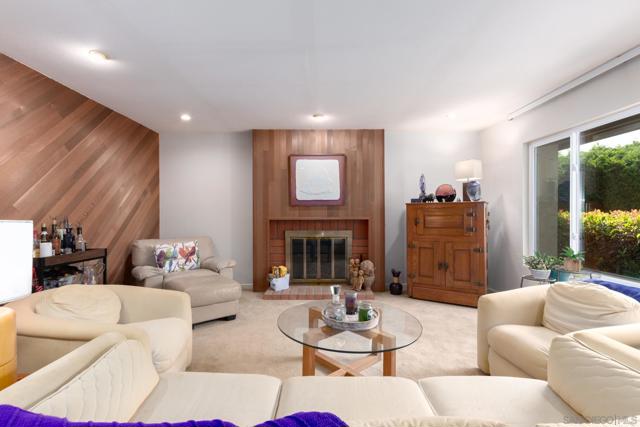 2941 Ariane Dr, San Diego CA: https://media.crmls.org/mediaz/5021db1b-7ebd-41b4-b6b2-3354fc1e1567.jpg