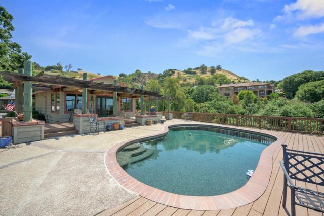 15946 Camino Vista Way, San Jose CA: https://media.crmls.org/mediaz/5021ebf9-2f1a-4b1d-b2e6-aad866b83727.jpg