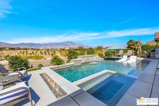 61 Zinfandel, Rancho Mirage CA: https://media.crmls.org/mediaz/5022581b-c5f0-4605-a01c-02f9dcb241ae.jpg