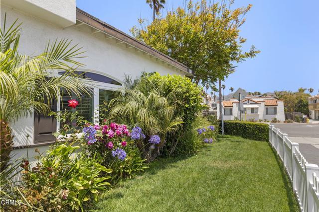 2036 Pierpont Boulevard, Ventura CA: https://media.crmls.org/mediaz/50226fde-f1f1-4f15-8cf6-4f53443e6cc1.jpg