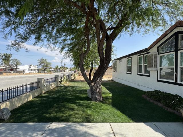 65977 Cahuilla Avenue, Desert Hot Springs CA: https://media.crmls.org/mediaz/50227726-a311-4afa-a858-c5c4433eeded.jpg