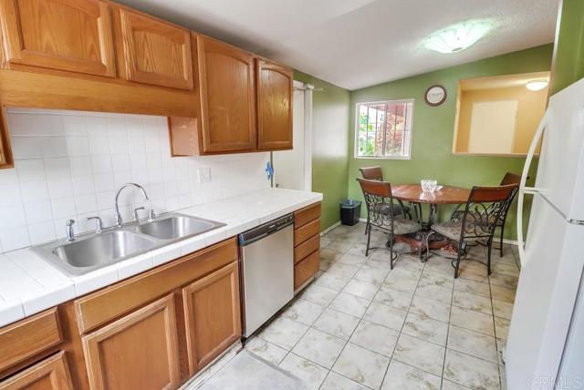 Detail Gallery Image 19 of 27 For 1408 Ebbs St, San Diego,  CA 92114 - 3 Beds | 1 Baths