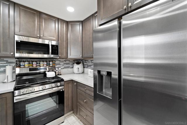Image 11 of 28 For 196 Park Ave  1