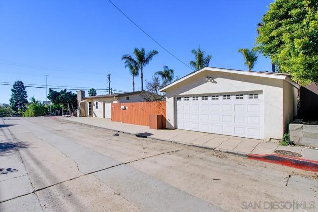 1654 LINWOOD, San Diego CA: https://media.crmls.org/mediaz/5023e745-8ac4-4cf2-bc22-0637648d3e31.jpg