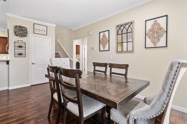 161 W Luna Loca Ln, Mountain House CA: https://media.crmls.org/mediaz/5024515e-825f-4e74-9e94-fd39ffa7e3fa.jpg