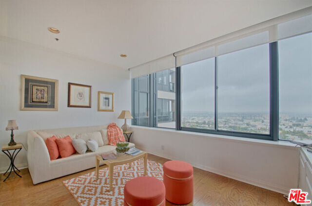 10724 Wilshire Boulevard, Los Angeles CA: https://media.crmls.org/mediaz/50246a67-ce64-48dc-9c34-7f85ccba3d16.jpg