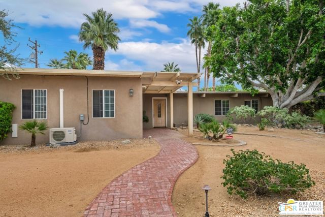 648 S Roxbury Drive, Palm Springs CA: https://media.crmls.org/mediaz/5024b088-3a24-4bf5-9752-433451b2fa22.jpg