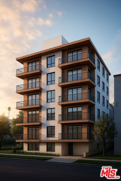 5230 Lexington Avenue, Los Angeles CA: https://media.crmls.org/mediaz/5024f749-97dd-411a-9ed1-f7adac0d7d6e.jpg