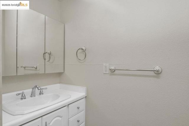 3824 Stone Rd, Bethel Island CA: https://media.crmls.org/mediaz/5025a22c-f9f7-43c4-a1d0-1b3b65ac79db.jpg