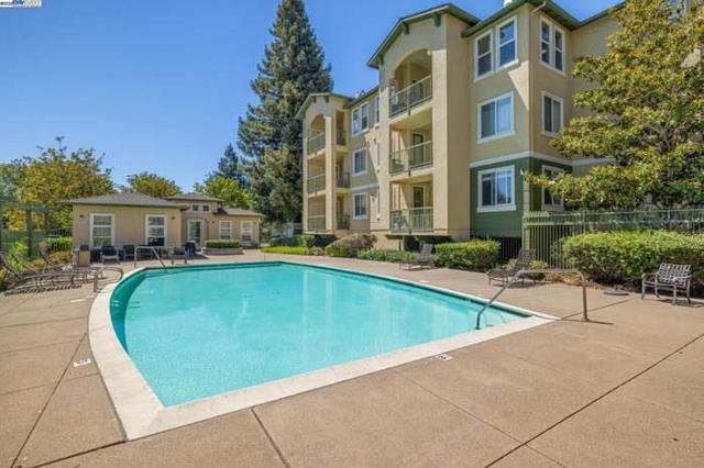 38780 Tyson Lane, Fremont CA: https://media.crmls.org/mediaz/5025def3-1d09-4eef-b7b0-f01920af00f7.jpg