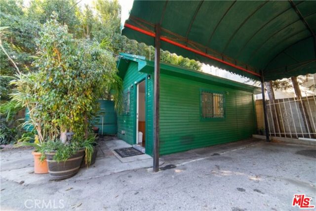 1023 S Wilton Place, Los Angeles CA: https://media.crmls.org/mediaz/5025f67f-042b-456f-b95a-cb7ee90ac1b0.jpg