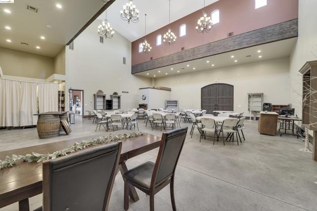Image 7 of 40 For 8091 Balfour Rd