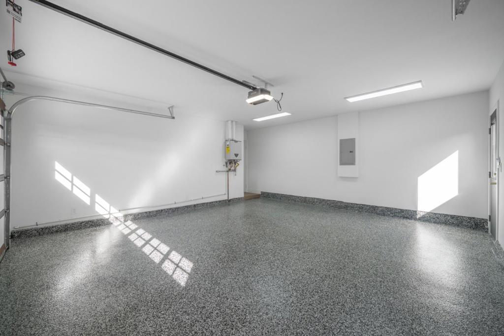 https://media.crmls.org/mediaz/50263a11-a3d8-414e-a858-c641de3bd04e.jpg?preset=X-Large