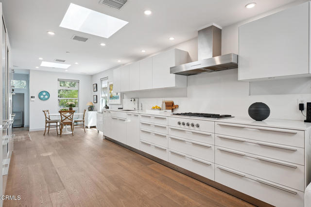 Detail Gallery Image 15 of 41 For 329 Westbourne Dr, West Hollywood,  CA 90048 - 2 Beds | 3 Baths