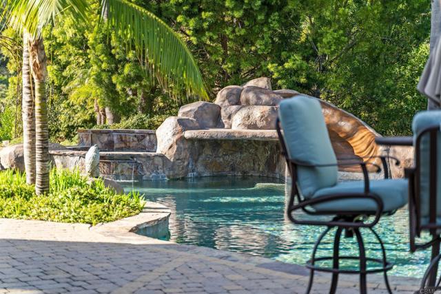 Detail Gallery Image 43 of 51 For 3376 Calle Tres Vistas, Encinitas,  CA 92024 - 5 Beds | 5/1 Baths