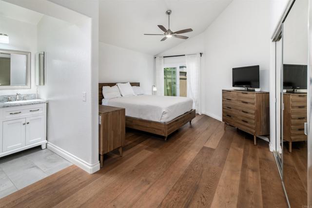 6848 Xana Way, Carlsbad CA: https://media.crmls.org/mediaz/5027051b-5728-4ea7-a53b-9ecd13513db7.jpg