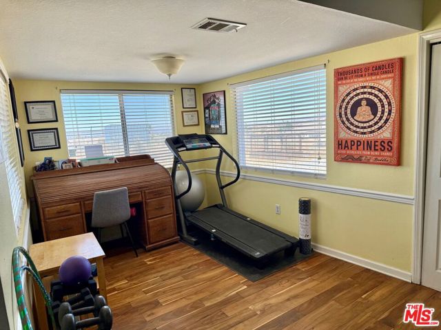 8125 Centola Road, Phelan CA: https://media.crmls.org/mediaz/502773d7-9c9b-46e1-9a13-883acab0835a.jpg