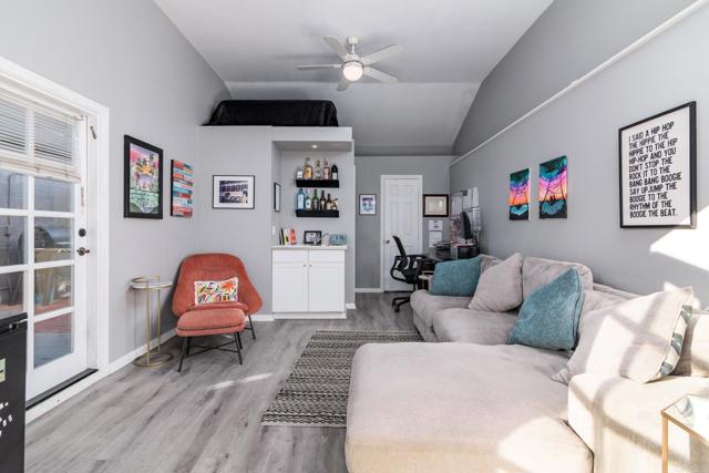 Detail Gallery Image 29 of 44 For 3915 Falcon St, San Diego,  CA 92103 - 3 Beds | 3 Baths