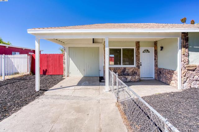1339 lettia rd, San Pablo CA: https://media.crmls.org/mediaz/50292086-4f51-4154-99e3-1e1a2dbfa351.jpg