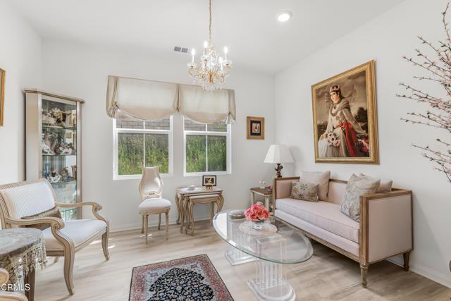 566 Purple Sage Lane, Simi Valley CA: https://media.crmls.org/mediaz/50296260-ca79-4e5a-96ad-0514f9b46741.jpg