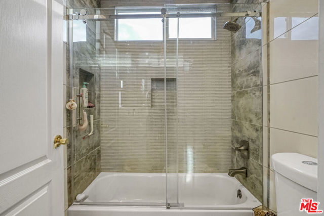 Image 38 of 63 For 17764 Sidwell Street