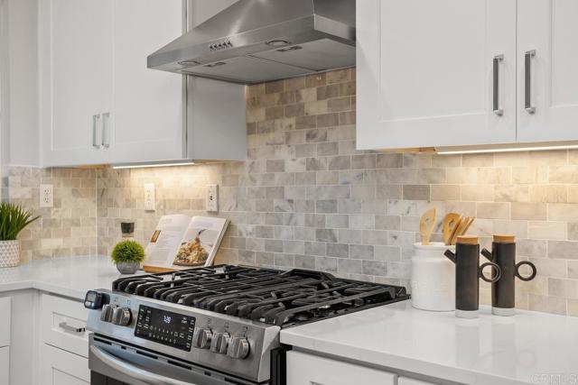 3071 Sprucewood Ln, Escondido CA: https://media.crmls.org/mediaz/5029d597-0f2a-45ab-a6a6-8a623a1590c5.jpg