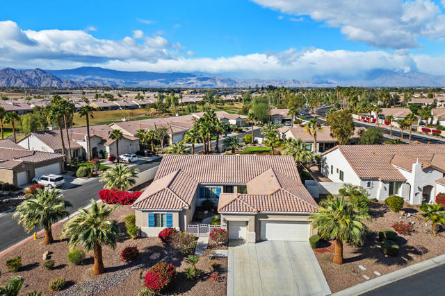 40613 Corte Los Cerritos, Indio CA: https://media.crmls.org/mediaz/5029ff8f-3b1f-4dea-92ae-b3759f86d312.jpg