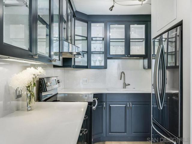 1720 Avenida del Mundo, Coronado CA: https://media.crmls.org/mediaz/502abcfc-0784-4dcb-b416-29f31ddc6b81.jpg