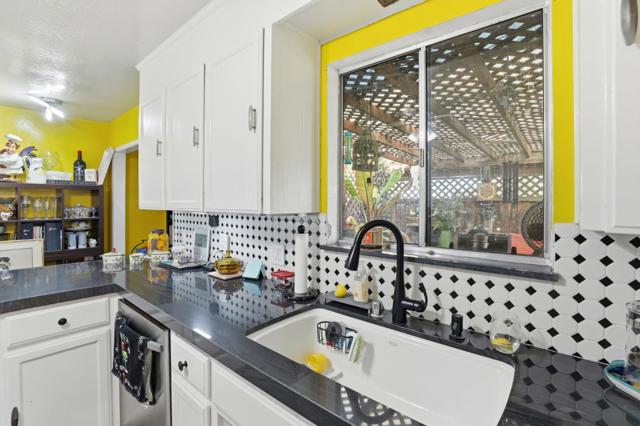 304 Ridgemark Drive, Hollister CA: https://media.crmls.org/mediaz/502abf5e-4604-40f8-aa4e-c778a7c9cbe6.jpg