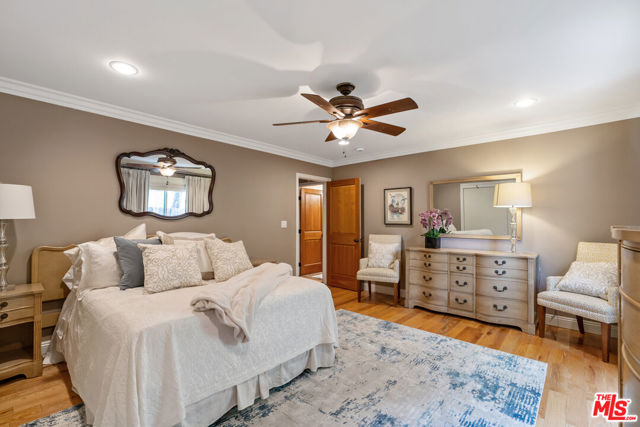 1865 E Villa Street, Pasadena CA: https://media.crmls.org/mediaz/502b4956-89b9-4d7d-9080-968abaa41c81.jpg