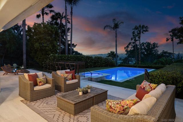 4540 Los Pinos, Rancho Santa Fe CA: https://media.crmls.org/mediaz/502b57f5-cf8e-4d13-b248-3c84908ff760.jpg