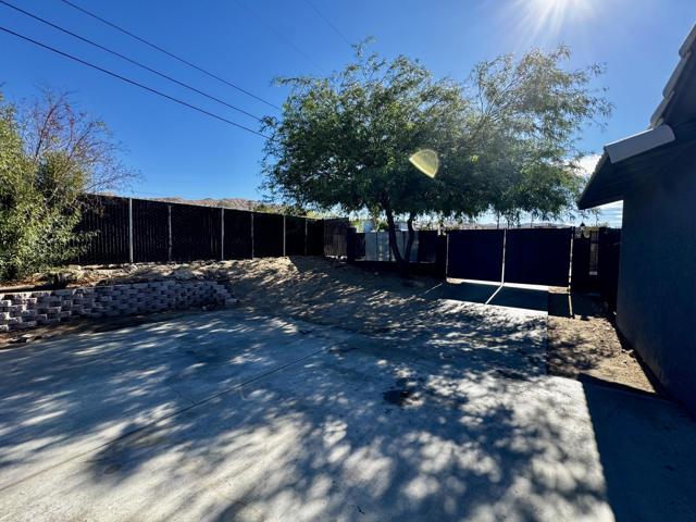 67890 Alameda Drive, Desert Hot Springs CA: https://media.crmls.org/mediaz/502c7fdf-0fea-4b7f-9574-4def606afc12.jpg