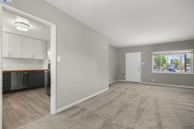 456 Custer Rd, Hayward CA: https://media.crmls.org/mediaz/502ce0f9-9656-437a-b9c2-0bdedb72b0e3.jpg