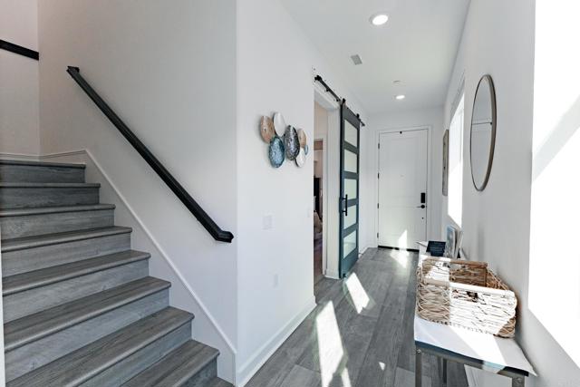 Detail Gallery Image 13 of 51 For 10405 Galen Way, San Diego,  CA 92126 - 3 Beds | 3 Baths