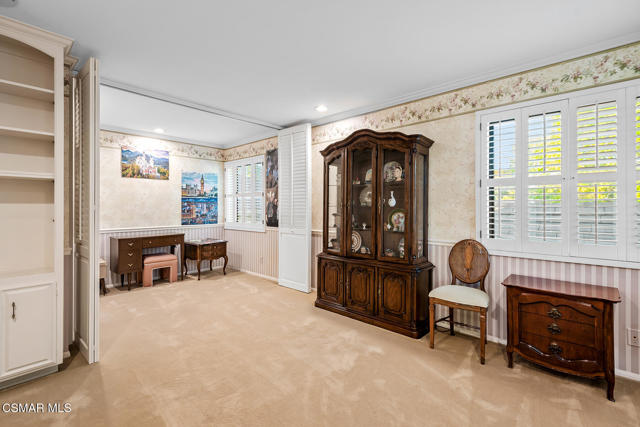 1275 Westwind Circle, Westlake Village CA: https://media.crmls.org/mediaz/502d37c3-781d-4d2c-b78c-4b3c5c332ec0.jpg