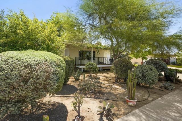 1353 Roxanne Dr, El Cajon CA: https://media.crmls.org/mediaz/502d9275-24a6-4466-9843-380f87e2841a.jpg